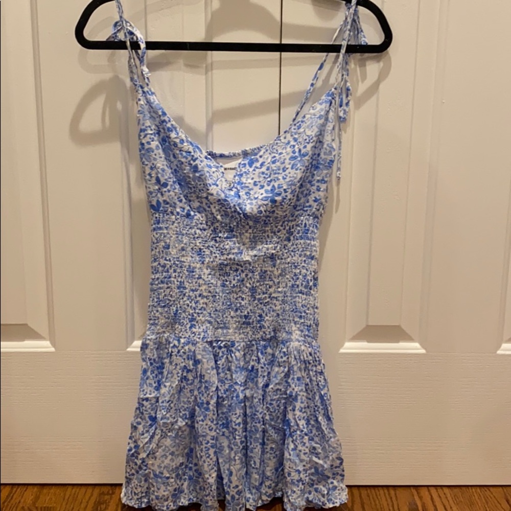 Right mini dress with flare on the bottom